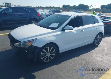 2018 Hyundai Elantra Gt z USA, uszkodzony, nr VIN KMHH35LE8JU034384